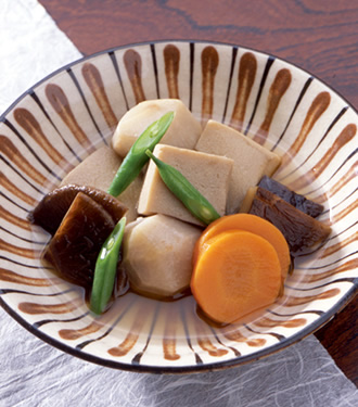 高野豆腐と里いもの煮物